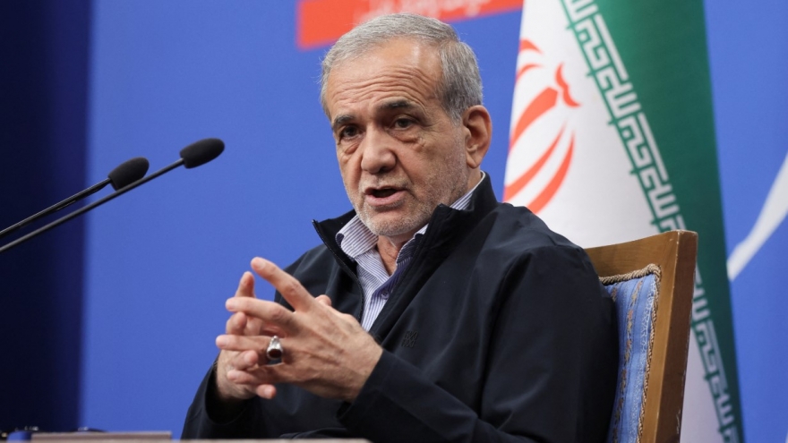 Tổng thống Iran ban hành luật đình chỉ hợp tác với IAEA